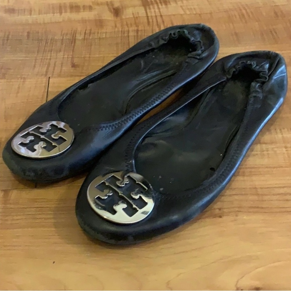 Tory Burch Black Flats Metallic Emblem